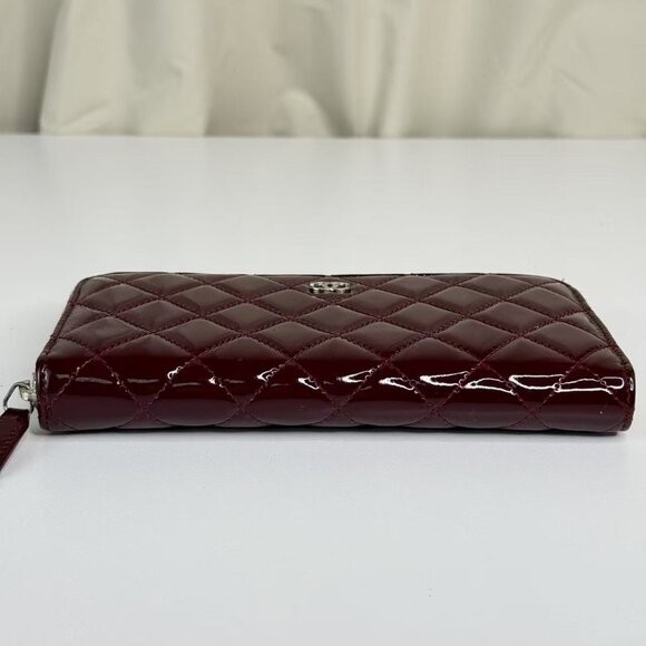 Chanel Burgundy Patent Leather Wallet with Classic Quilted Design - Picture 7 of 11